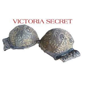 VICTORIA SECRET VERY SEXY
Pushup Convertible Bra Black
Gold Lace Size 34C